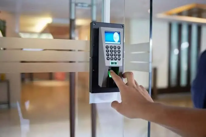 Biometric access control reader